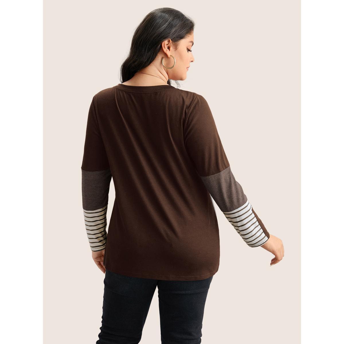Plus Size Colorblock Contrast Striped V Neck T-shirt DarkGreen Women Casual Contrast Striped V-neck Everyday T-shirts BloomChic 18-20/2X Product Image