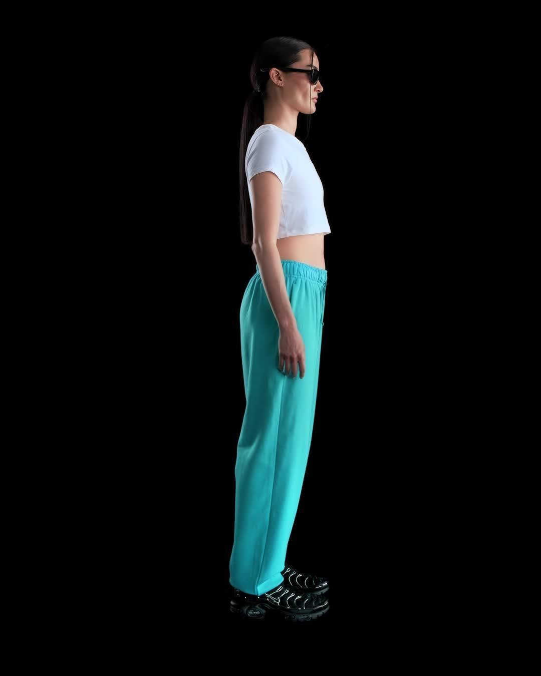 Nike Sportswear Club Fleece Women's Mid-Rise Oversized Sweatpants Product Image