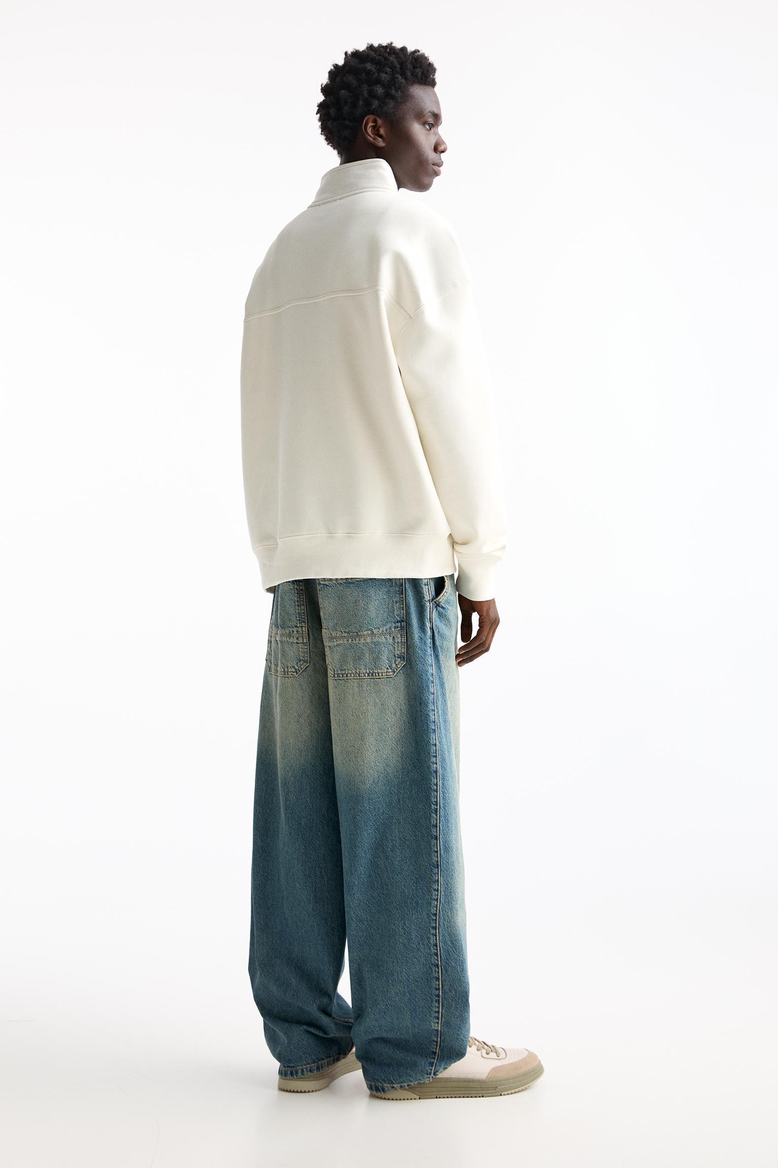 Quarter-zip sweatshirt Product Image