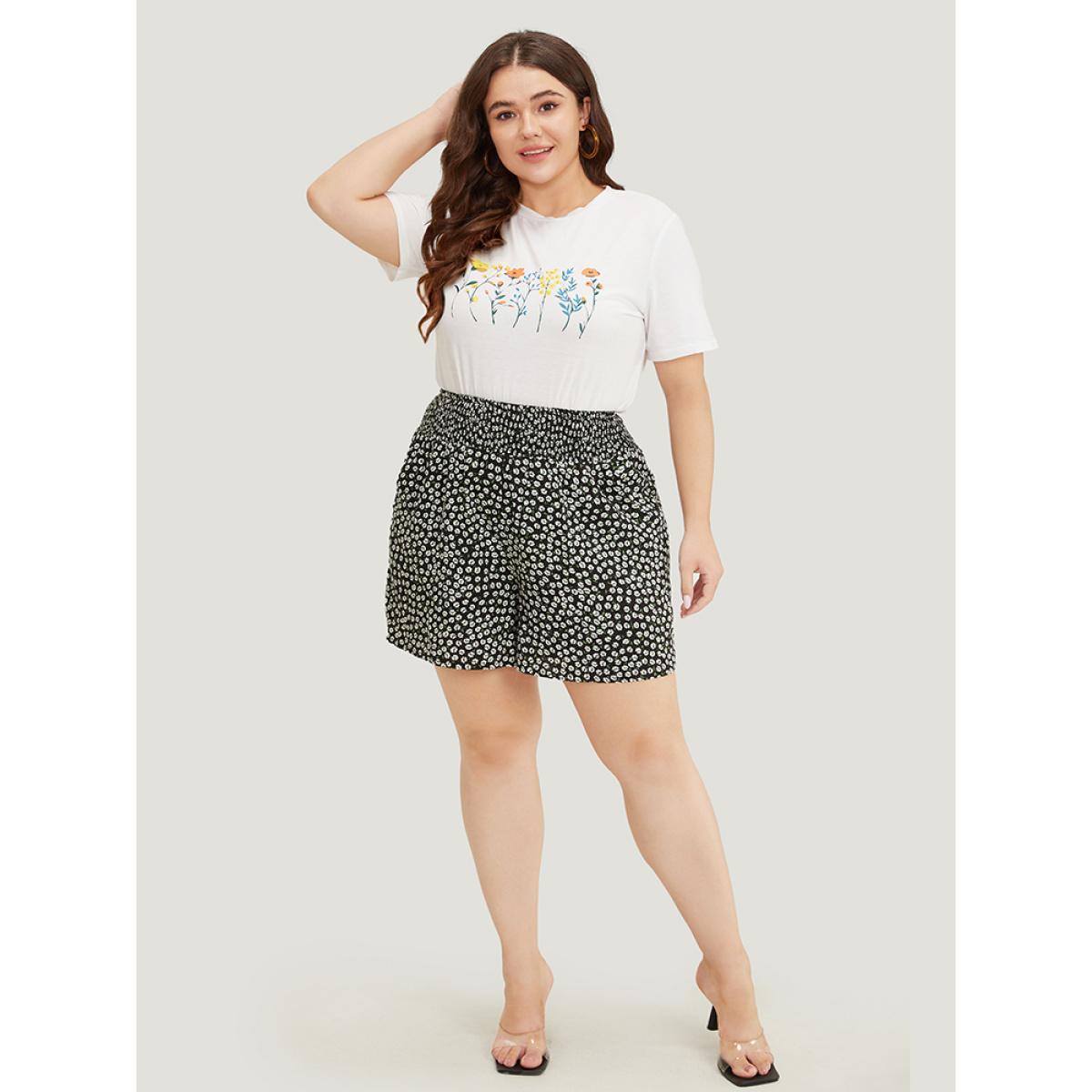 Plus Size Ditsy Floral Pocket Shirred Waist Shorts Women BlackFlower Elegant Shirred Dailywear Shorts BloomChic 18-20/2X Product Image