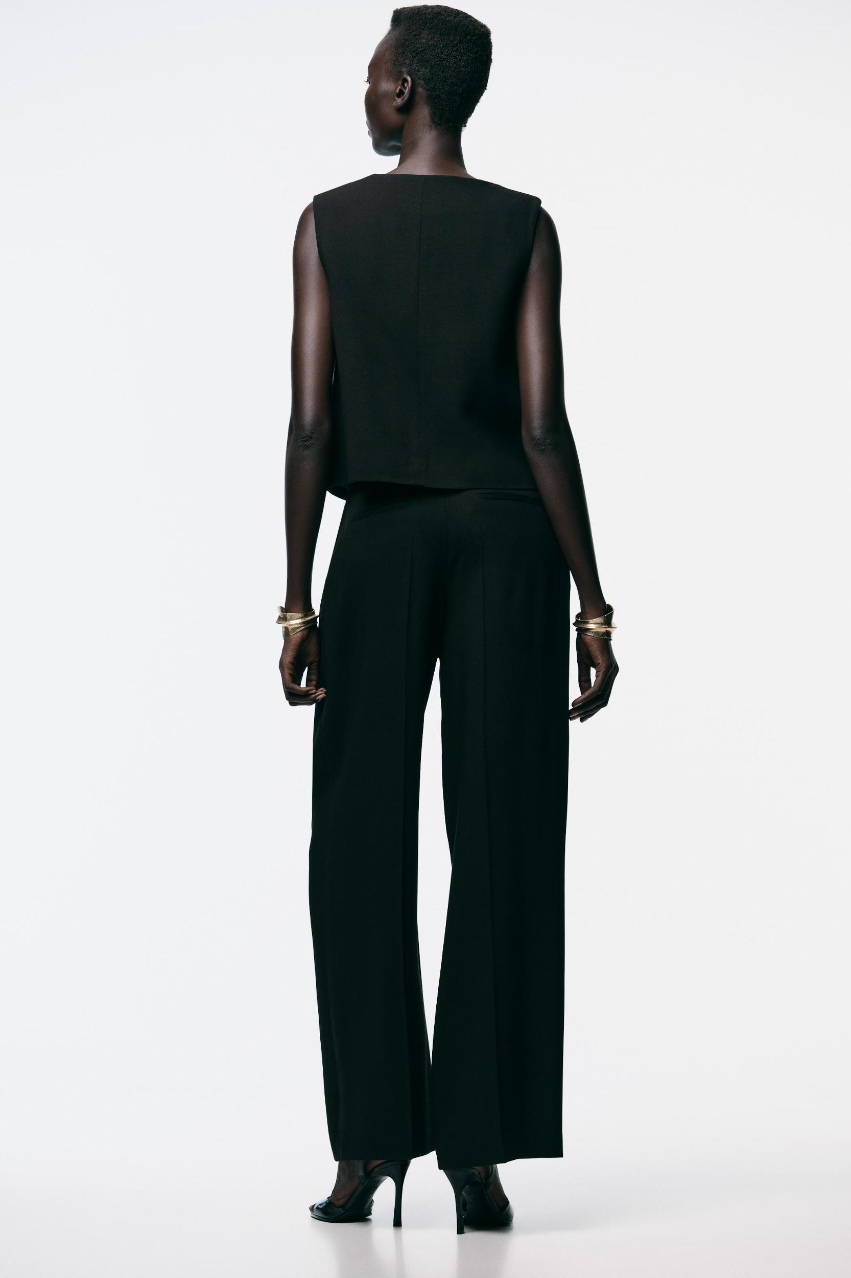 WIDE LEG PLEATED PANTS Product Image