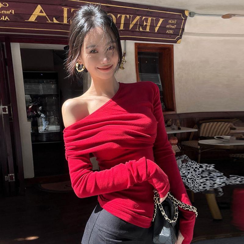 Long-Sleeve One-Shoulder Plain Ruched Knit Top Product Image