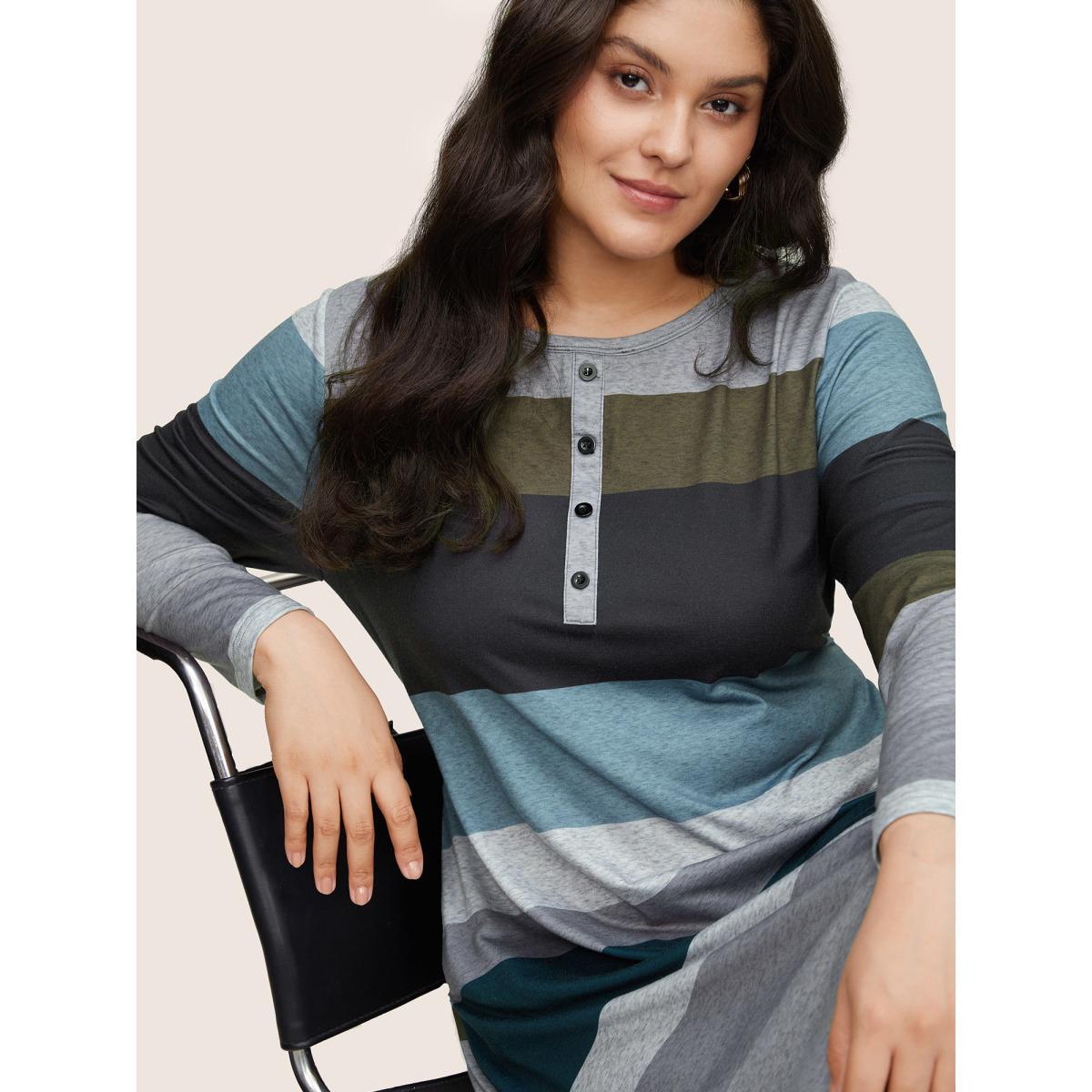 Plus Size Colorblock Contrast Button Detail Pocket Dress DarkGreen Women Casual Printed Round Neck Long Sleeve Curvy Midi Dress BloomChic 14-16/1X Product Image
