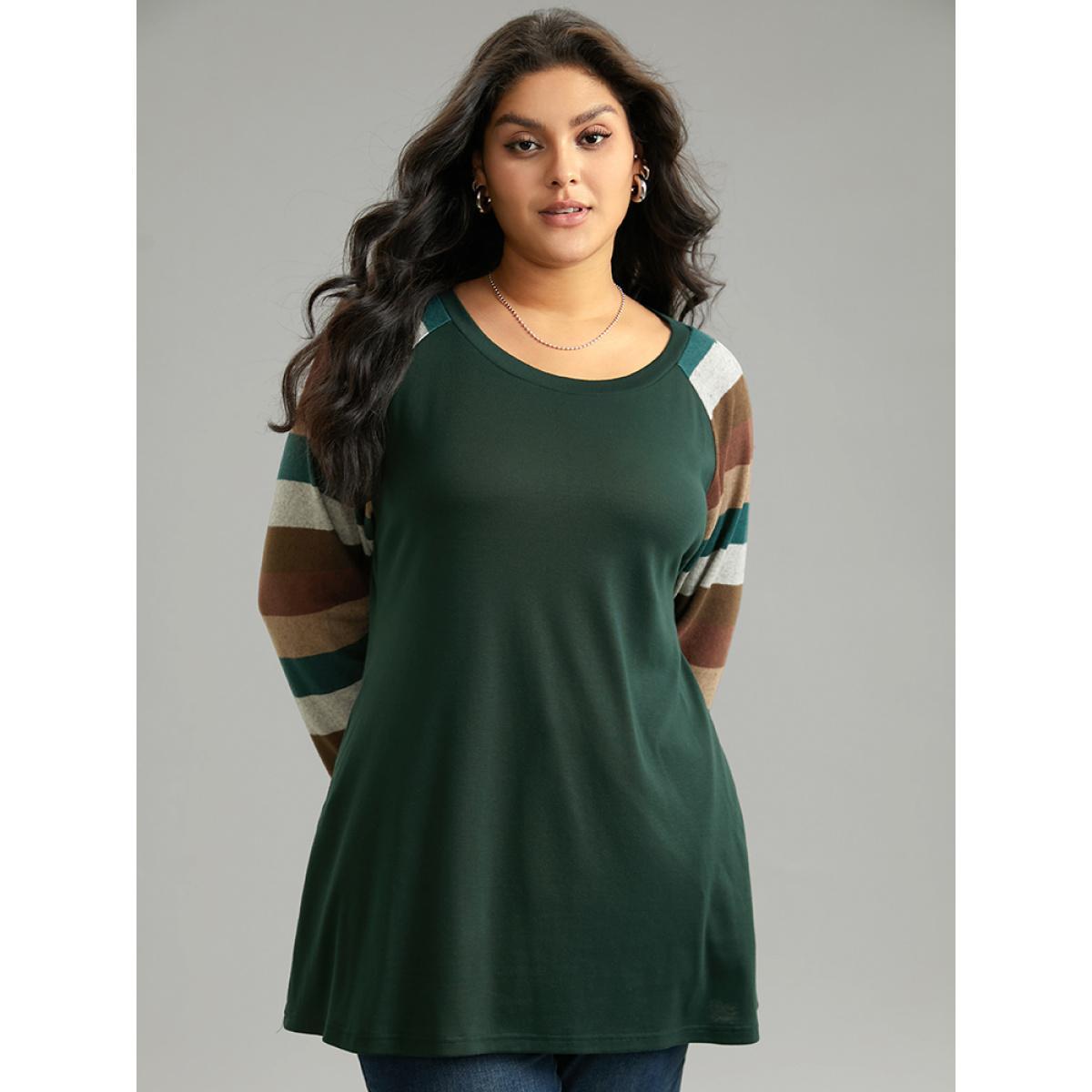 Plus Size Striped Colorblock Contrast Pocket Raglan Sleeve T-shirt DarkGreen Women Elegant Contrast Striped Round Neck Dailywear T-shirts BloomChic 30/6X Product Image