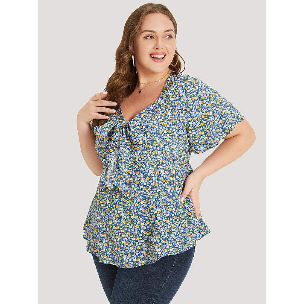 Plus Size DarkBlue Ditsy Floral Knot V Neck Blouse Women Elegant Short sleeve V-neck Dailywear Blouses BloomChic 28/5X Product Image
