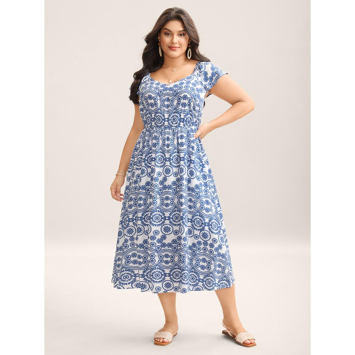 Plus Size Geometric Print Pockets Flowy Midi Dress DarkBlue Women Heart neckline Cap Sleeve Curvy BloomChic 26/4X Product Image