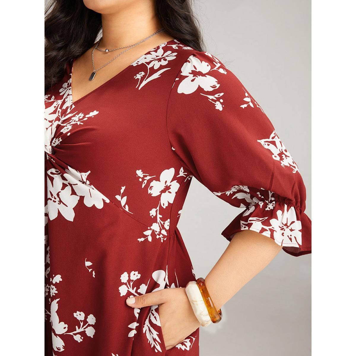 Plus Size Silhouette Floral Print Twist Front Pocket Dress Raspberry Women Elegant Printed V-neck Half Sleeve Curvy Midi Dress BloomChic 14-16/1X Product Image