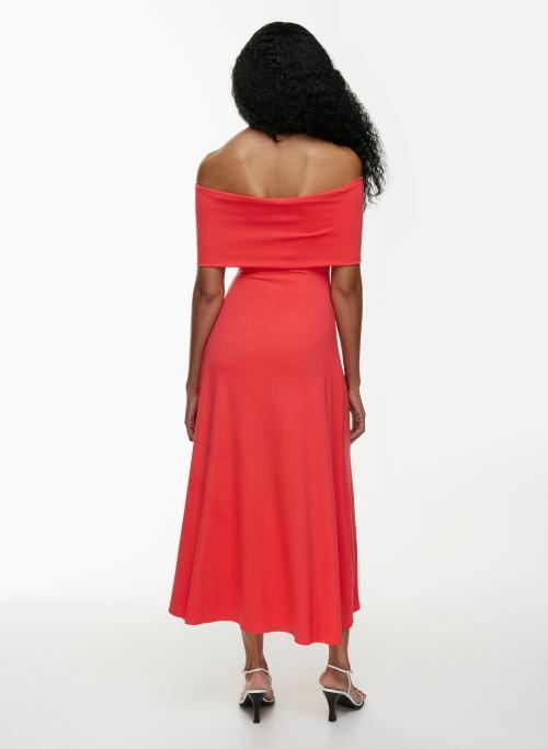 statuette dress Product Image