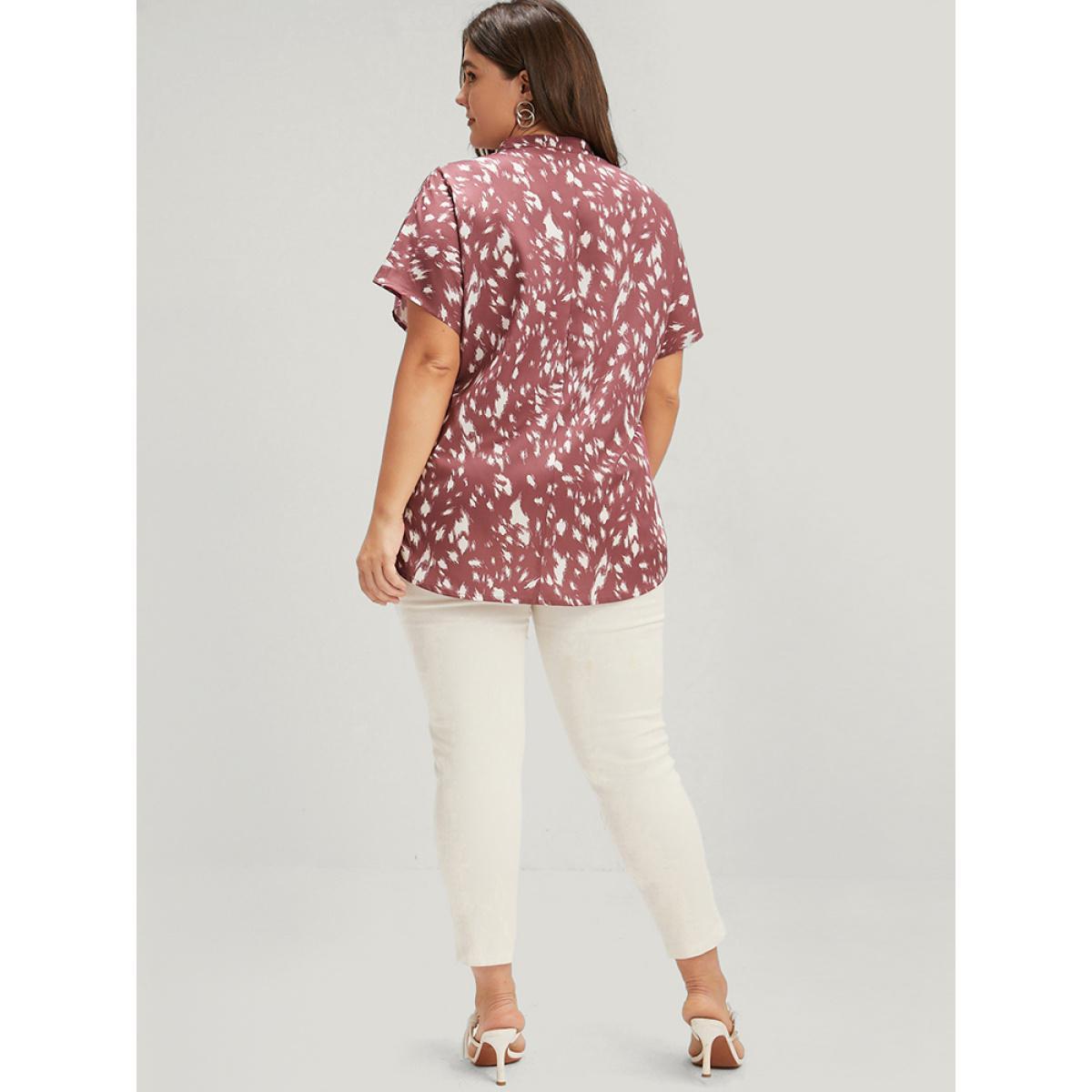 Plus Size DustyPink Leopard Arc Hem Dolman Sleeve V Neck Blouse Women Elegant Short sleeve V-neck Dailywear Blouses BloomChic 26/4X Product Image