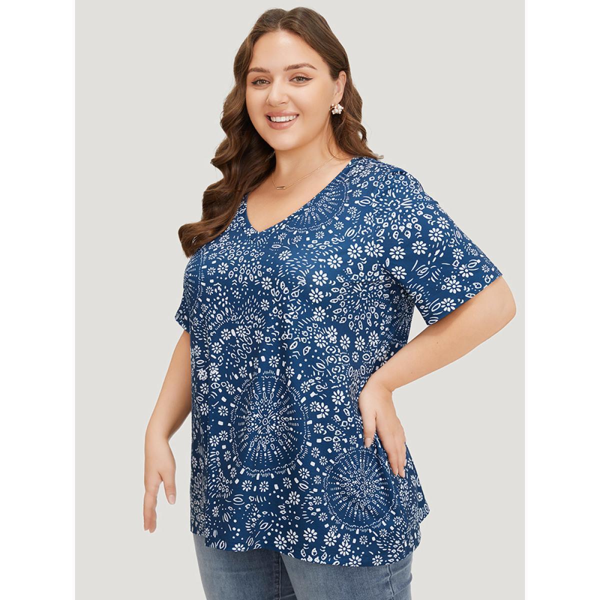 Plus Size Bandana Print V Neck Moderately Stretchy T-shirt Blue Women Elegant Bohemian Print V-neck Dailywear T-shirts BloomChic 26/4X Product Image