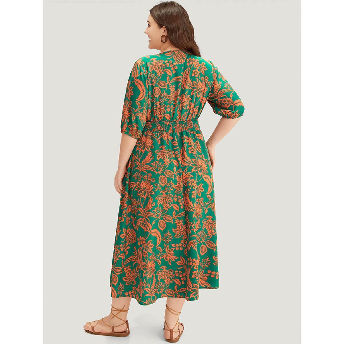 Plus Size Plants Print Overlap Collar Shirred Dress Green Women Vacation Elastic cuffs V-neck Half Sleeve Curvy Midi Dress BloomChic 18-20/2X Product Image