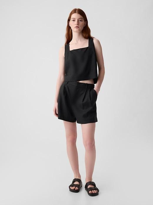 Linen-Blend Button-Back Cropped Tank Top Product Image