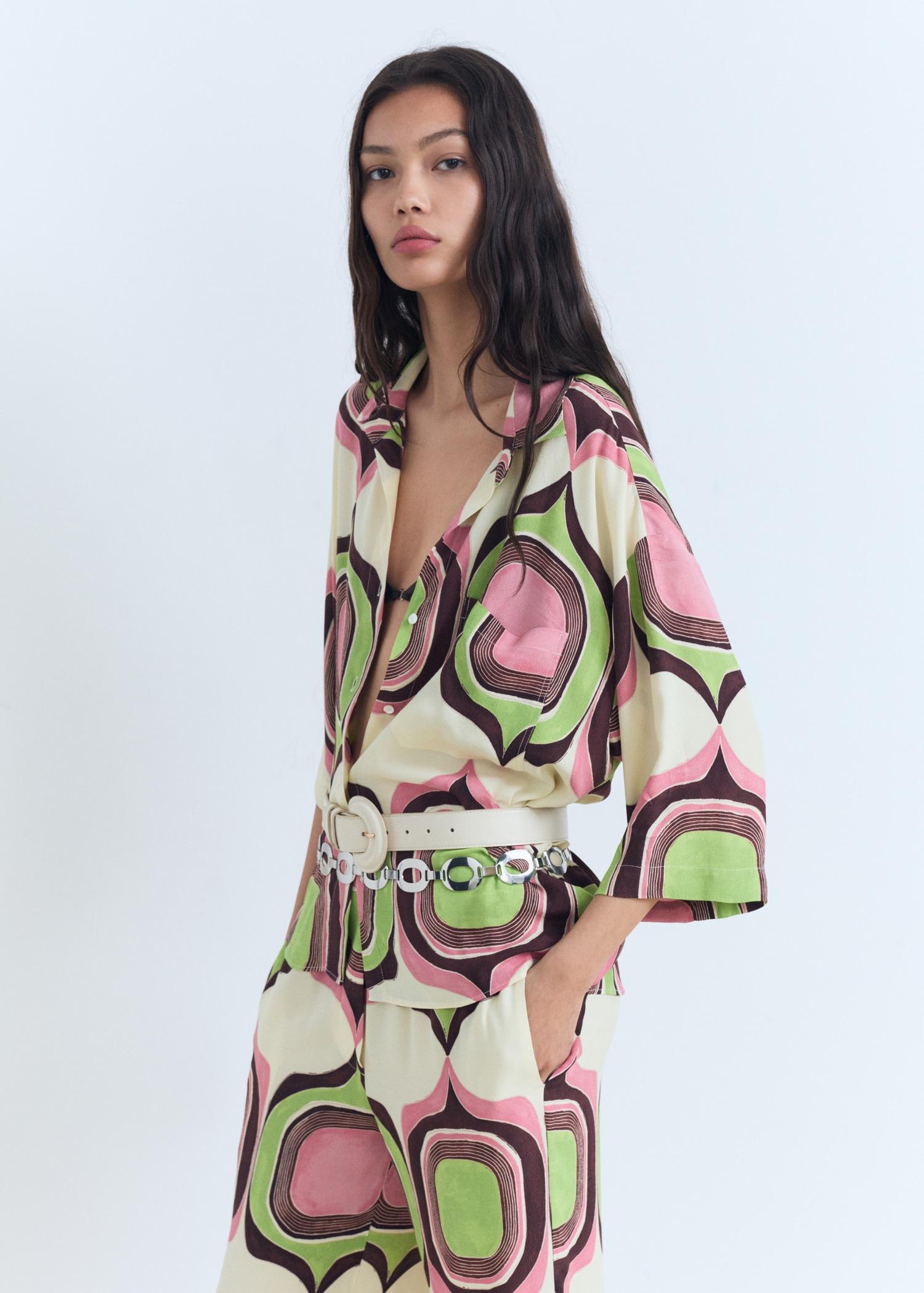 Geometric print blouse - Women | MANGO USA Product Image