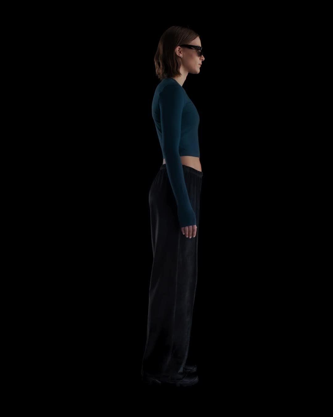 Nike Sportswear Chill Knit Women's Slim Long-Sleeve Cropped Top Product Image