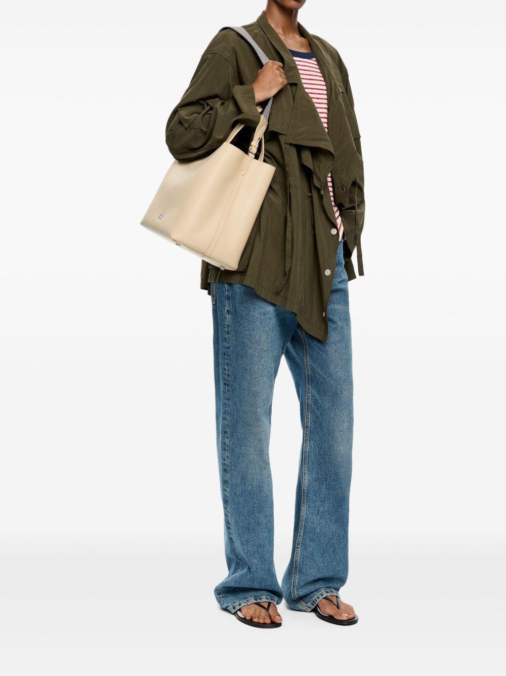leather tote bag Product Image