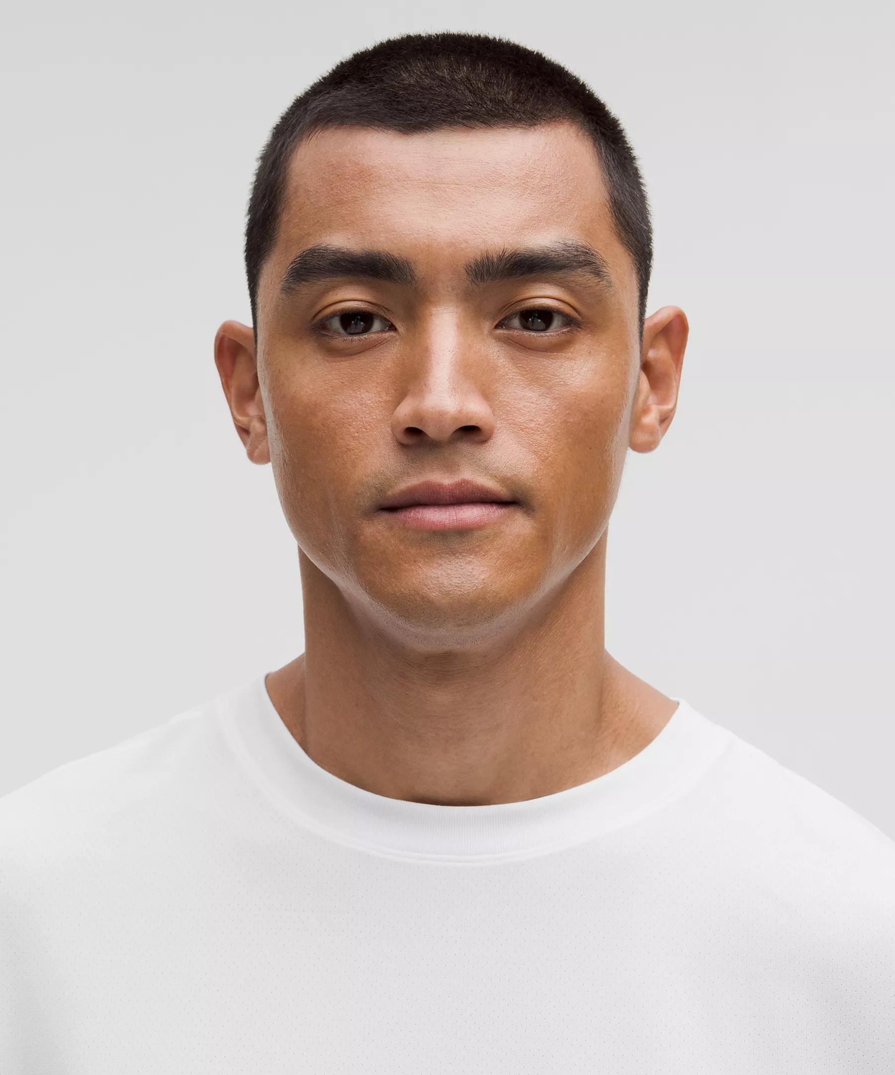 EasySet Training Short-Sleeve Shirt Product Image
