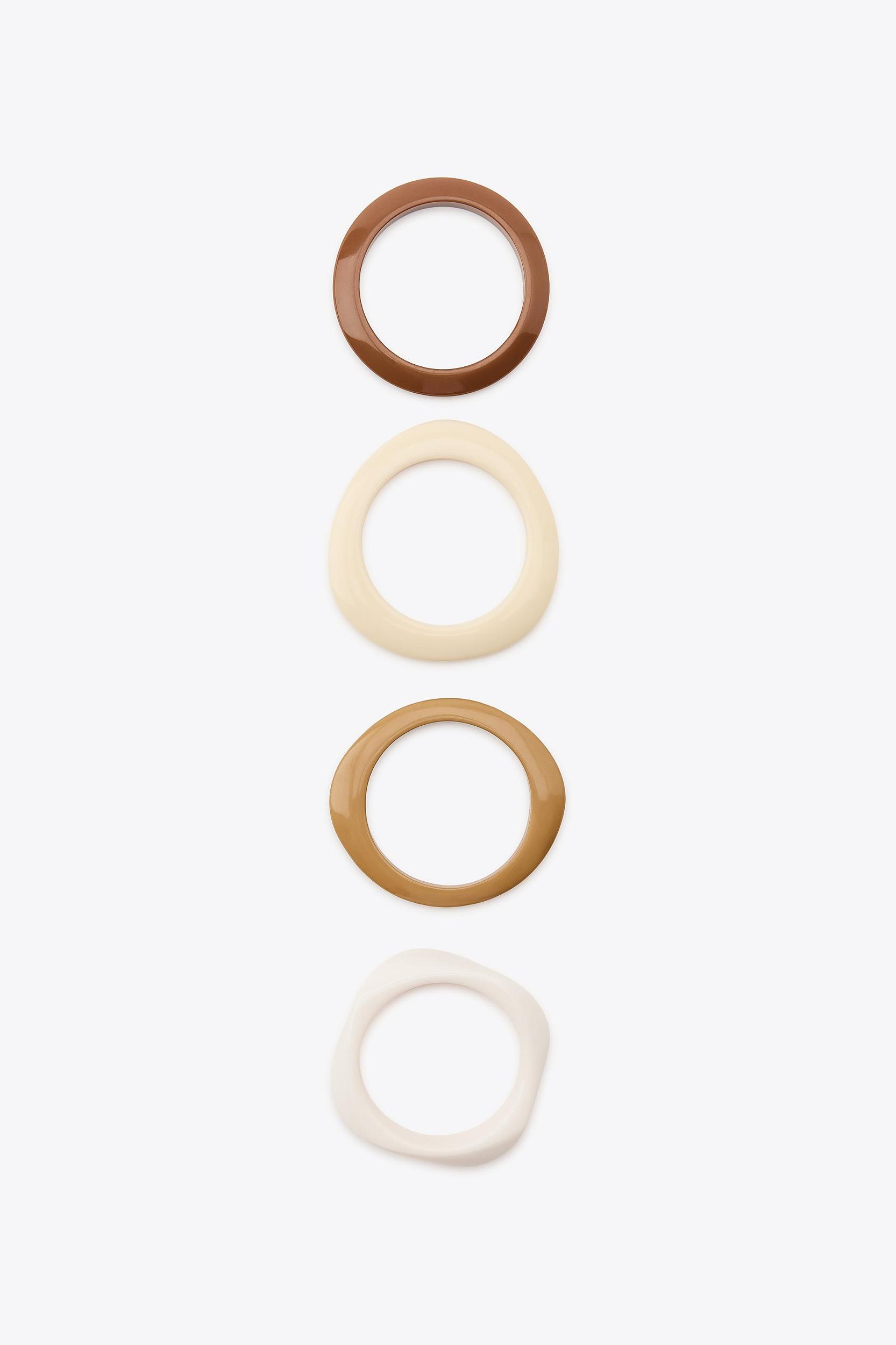 4-PACK OF RESIN BRACELETS Product Image