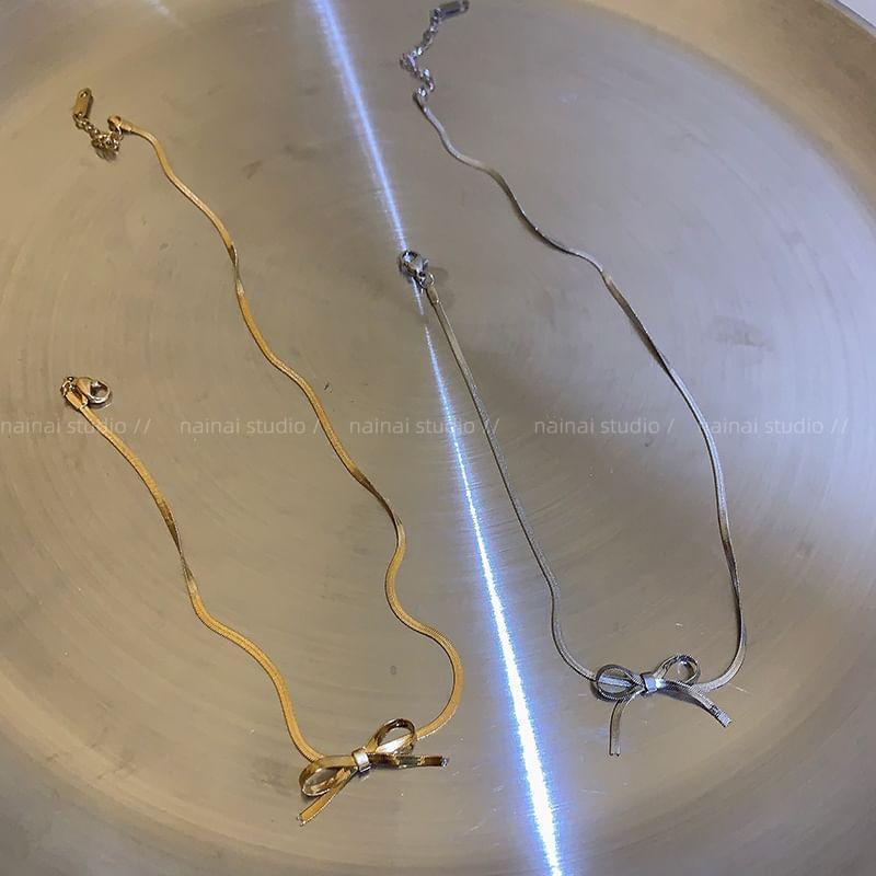 Bow Alloy Choker Product Image