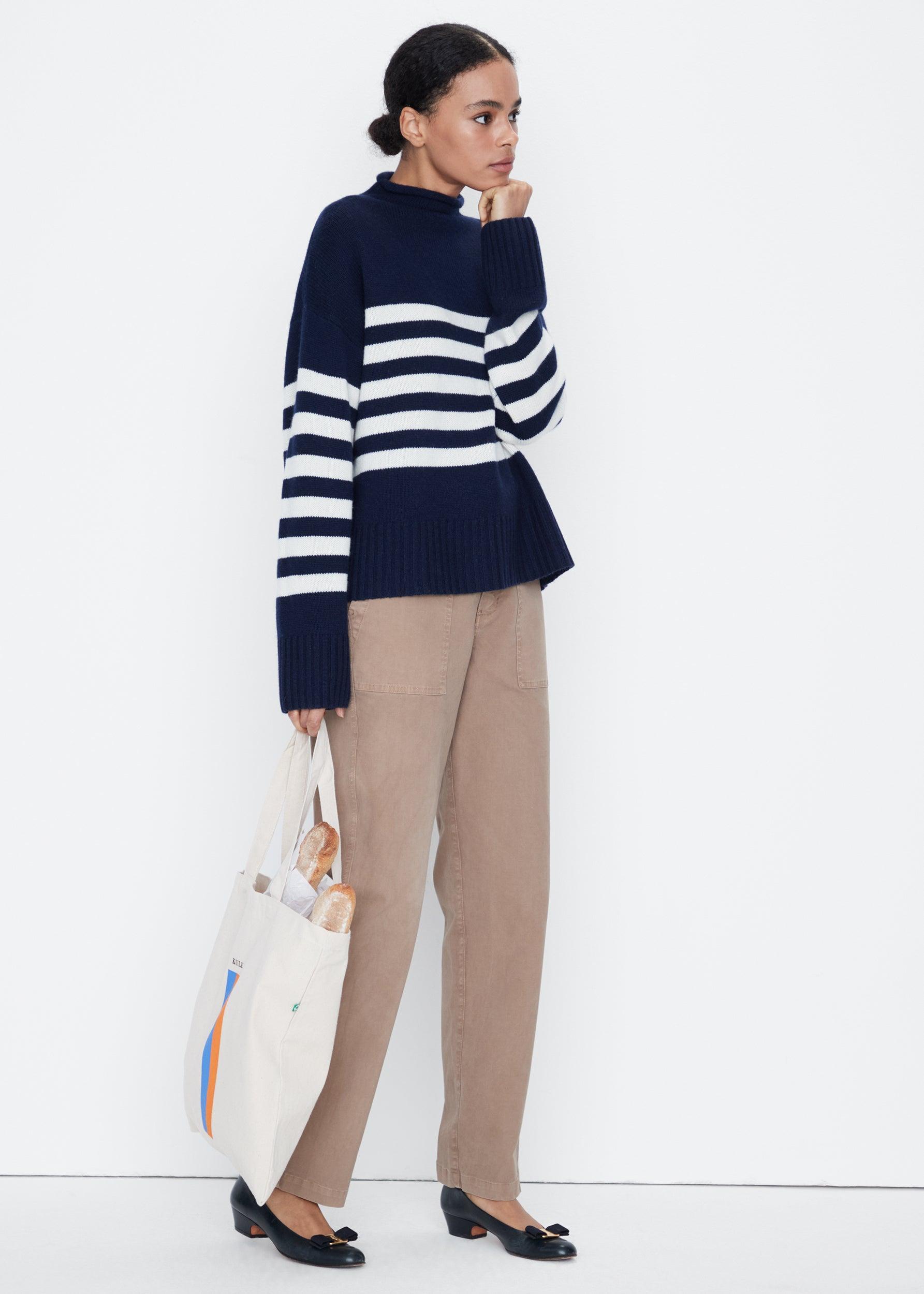 The Lucca - Navy/Cream Female Product Image