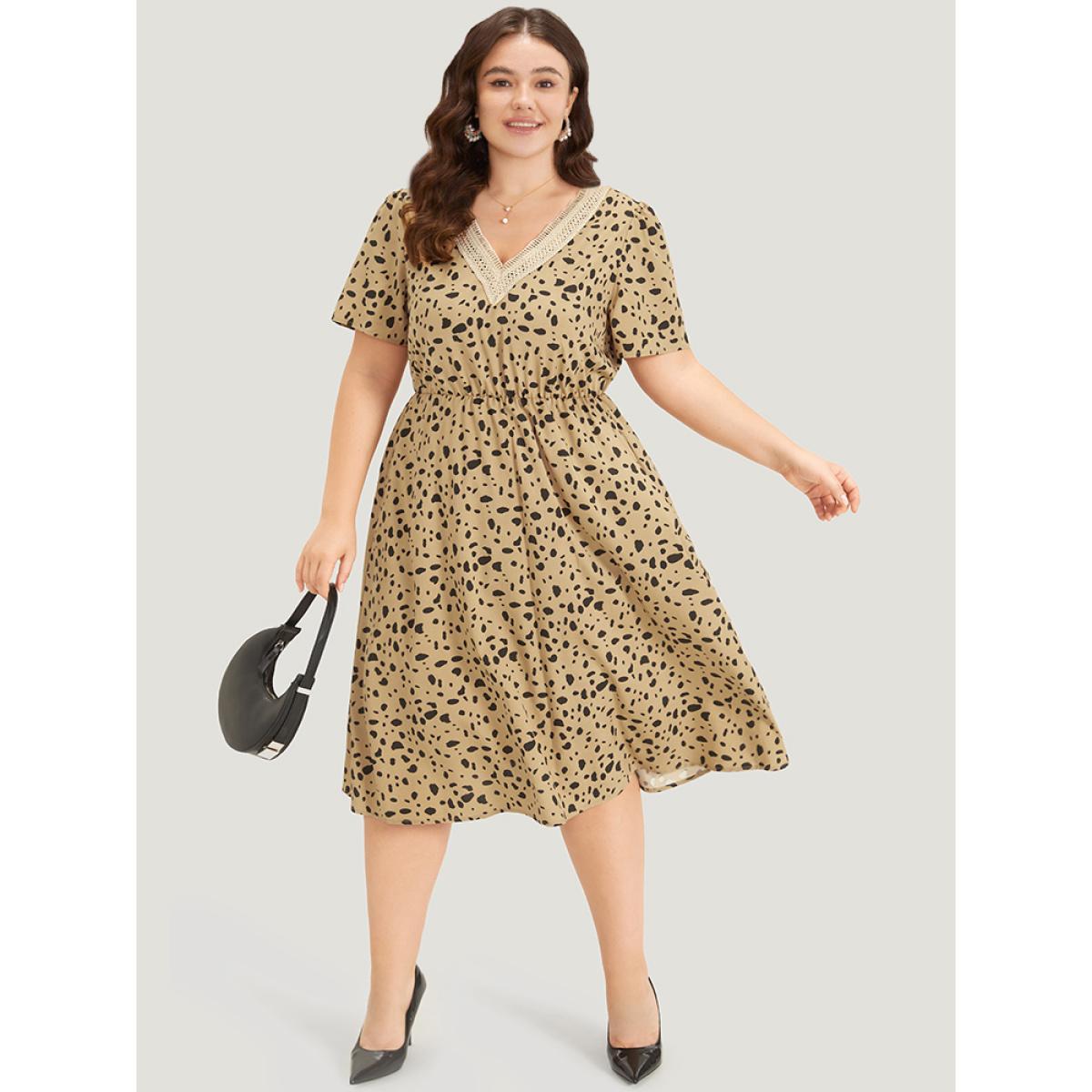 Plus Size Leopard Print Patchwork Elastic Waist Pocket Dress Tan Women Office Patchwork V-neck Short sleeve Curvy Midi Dress BloomChic 18-20/2X Product Image