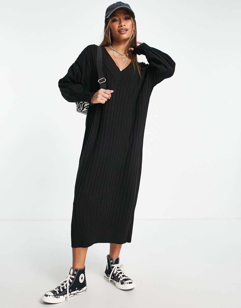 ONLY knitted v neck midaxi dress in black  Product Image