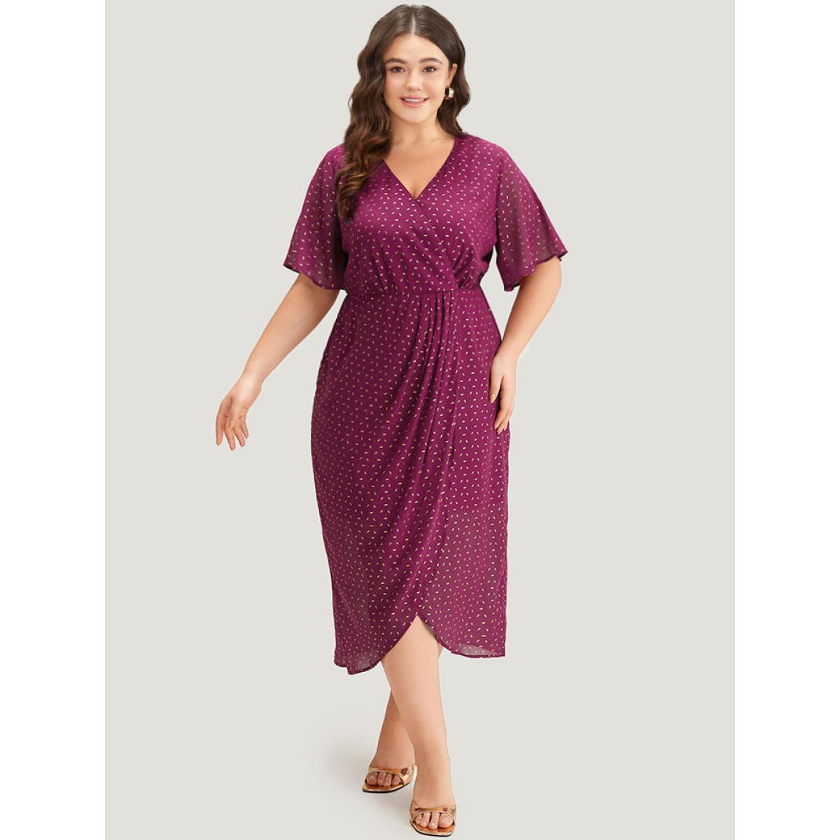 Plus Size Glitter Geo Graphic Pocket Wrap Hem Dress RedViolet Women Party Wrap V-neck Short sleeve Curvy Midi Dress BloomChic 22-24/3X Product Image