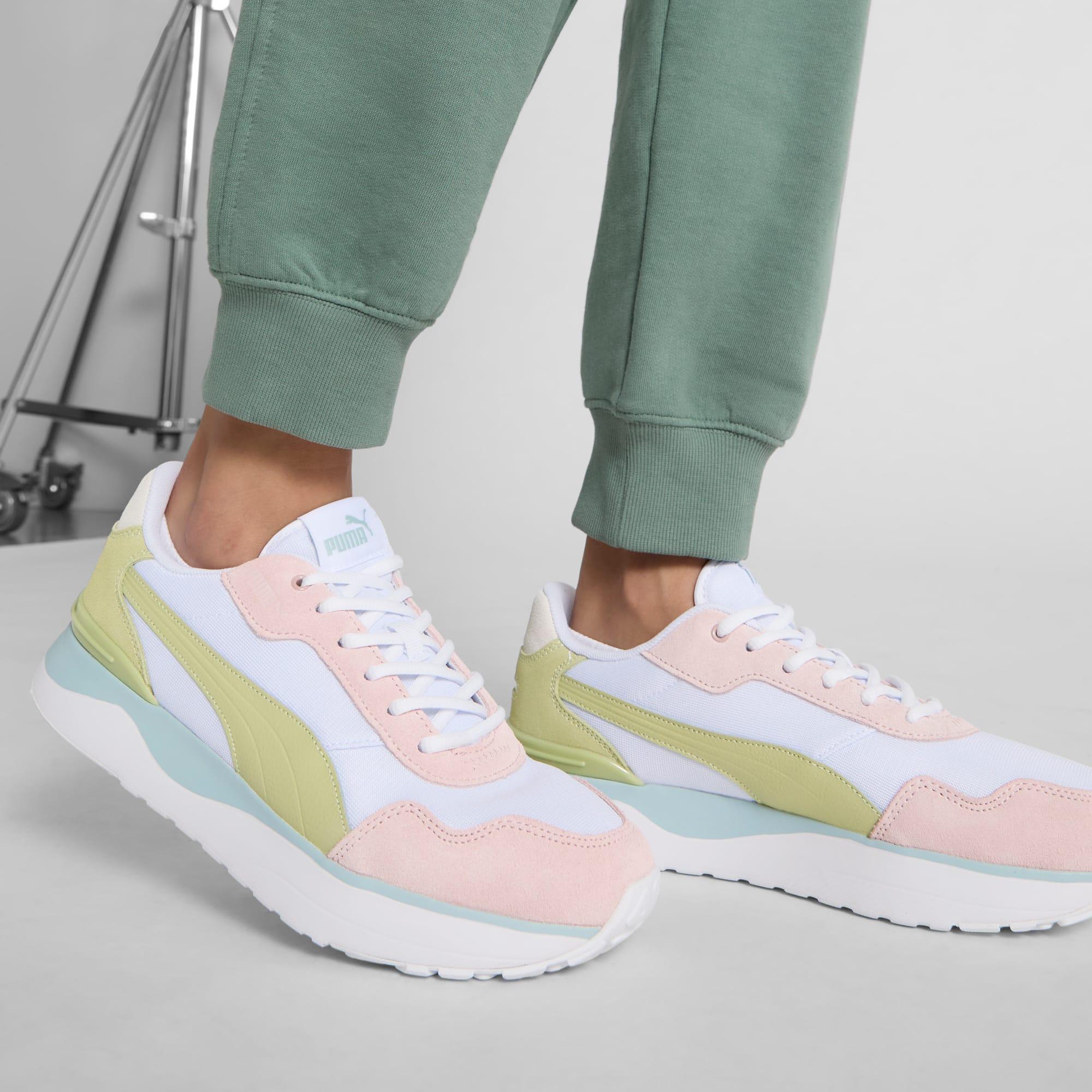 PUMA R78 Voyage Eucalyptus Women's Sneakers Product Image