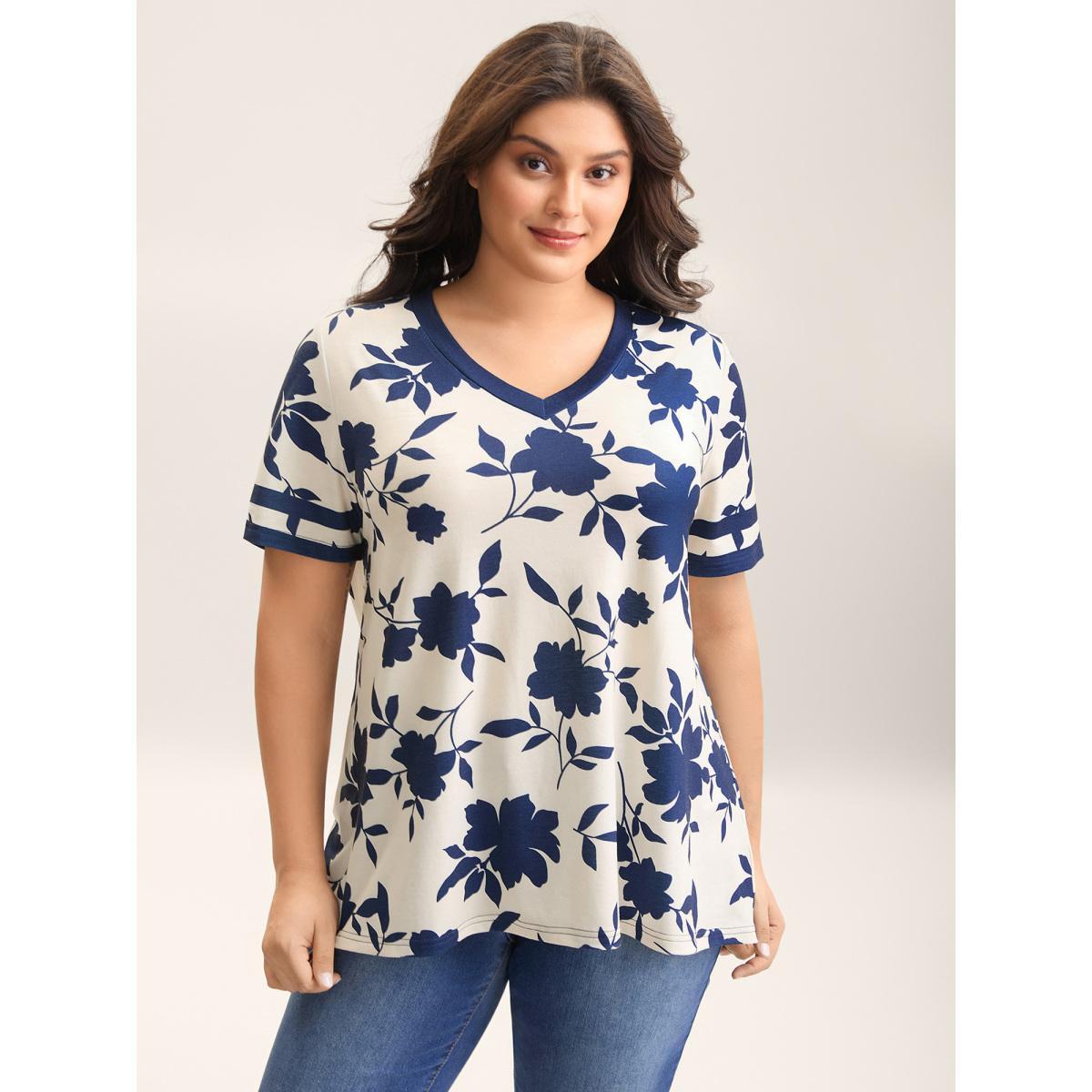 Plus Size Silhouette Floral Print Contrast Hem T-Shirt Apricot Women Casual Contrast Natural Flowers V-neck Everyday T-shirts BloomChic 14-16/1X Product Image