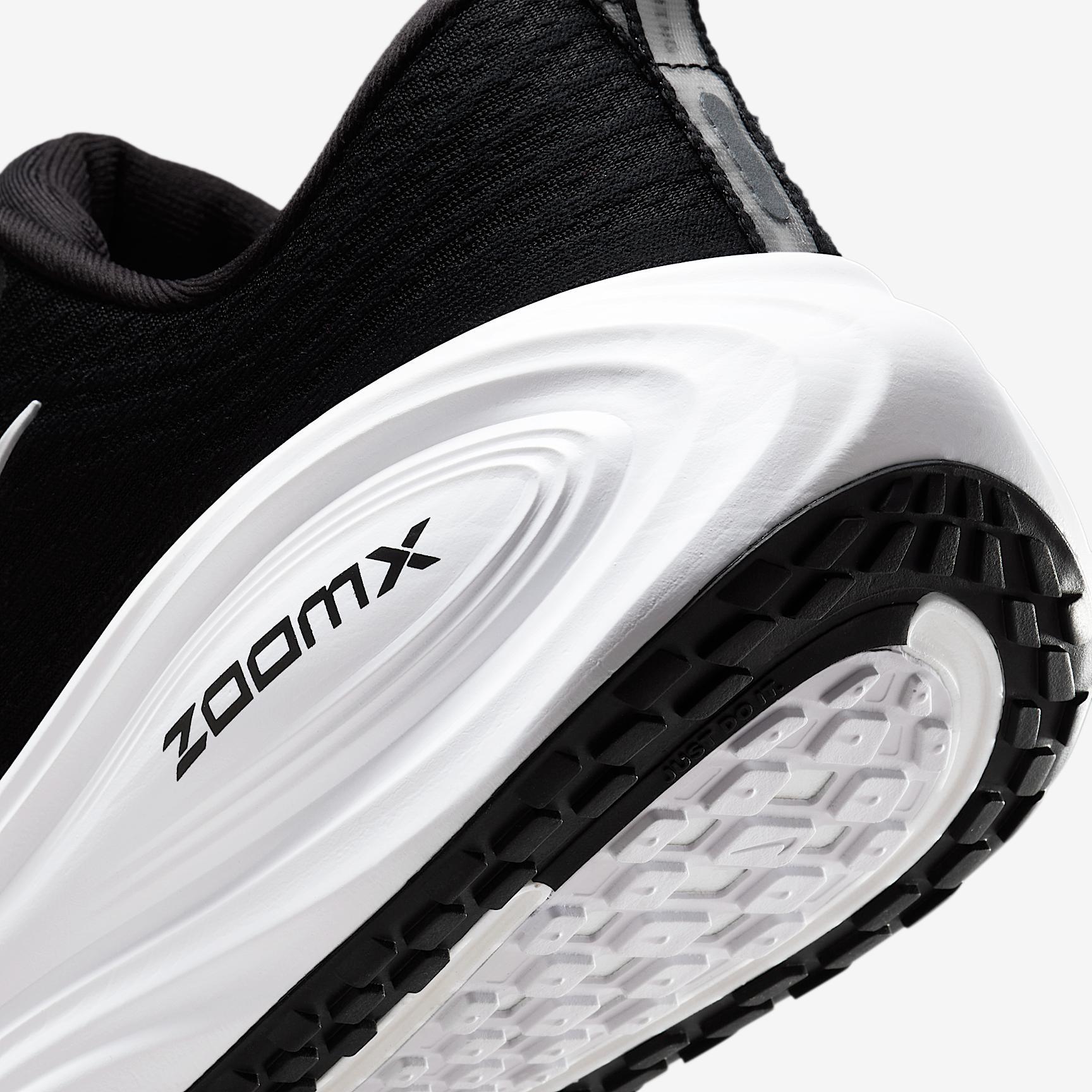 Nike Women's Vomero Plus Road Running Shoes (Extra Wide) Product Image