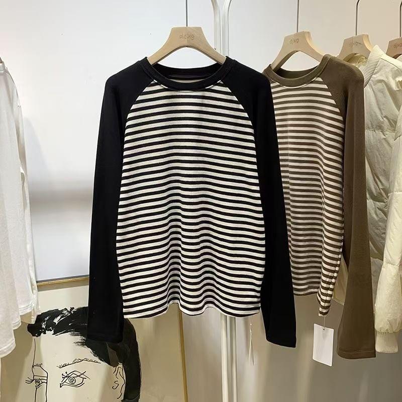 Long-Sleeve Round Neck Striped Raglan Tee Product Image