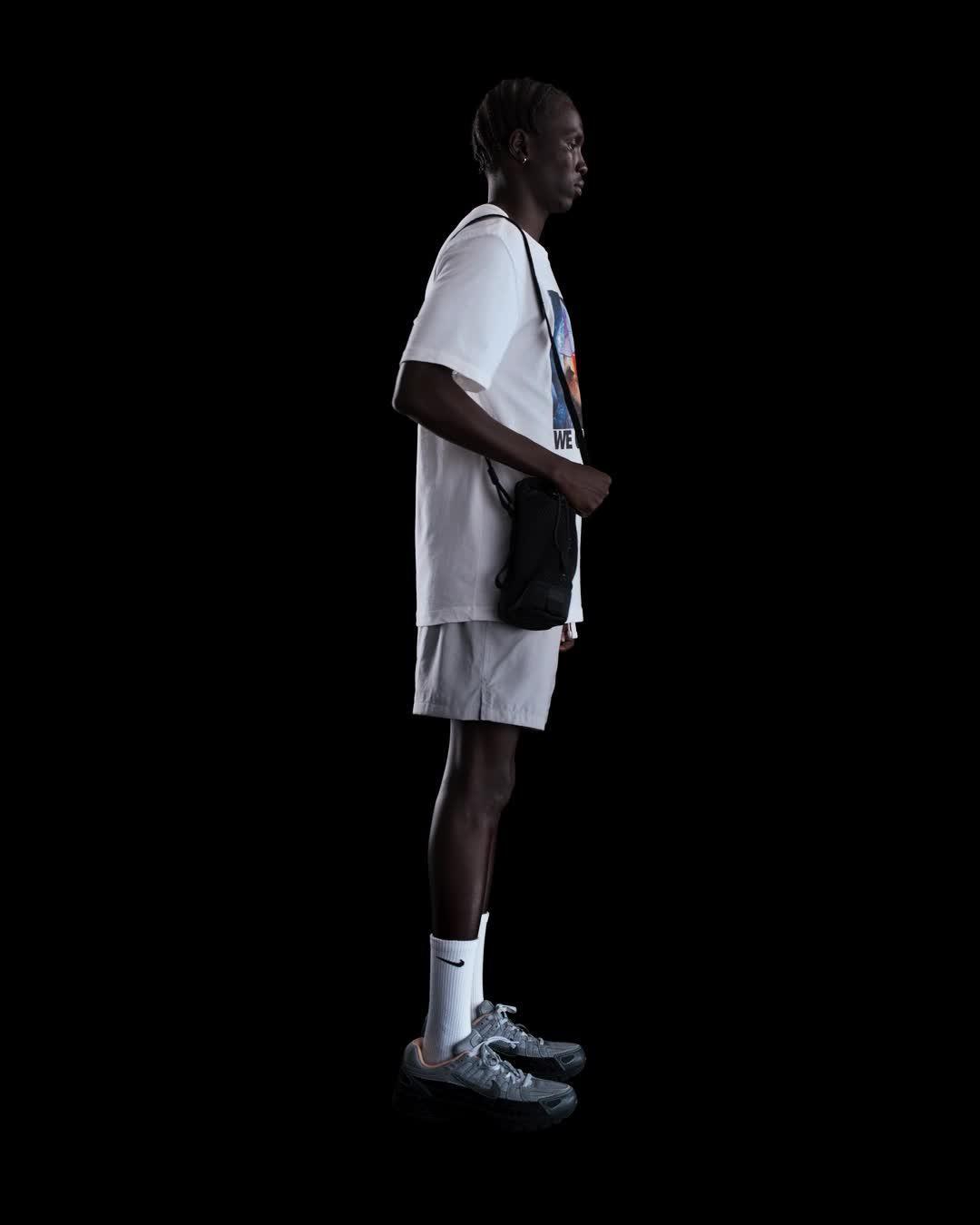 Nike Sportswear T-Shirt Product Image