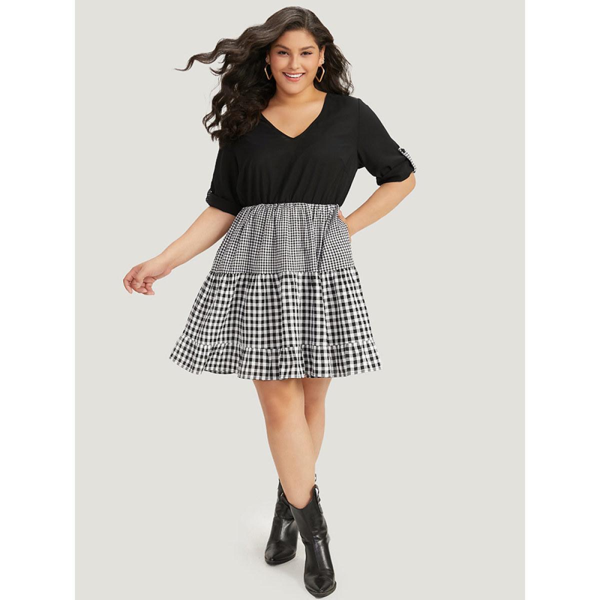 Plus Size Gingham Patchwork Pocket Tab Sleeve Dress BlackFlower Women Casual Patchwork Round Neck Short sleeve Curvy Midi Dress BloomChic 10/M Product Image
