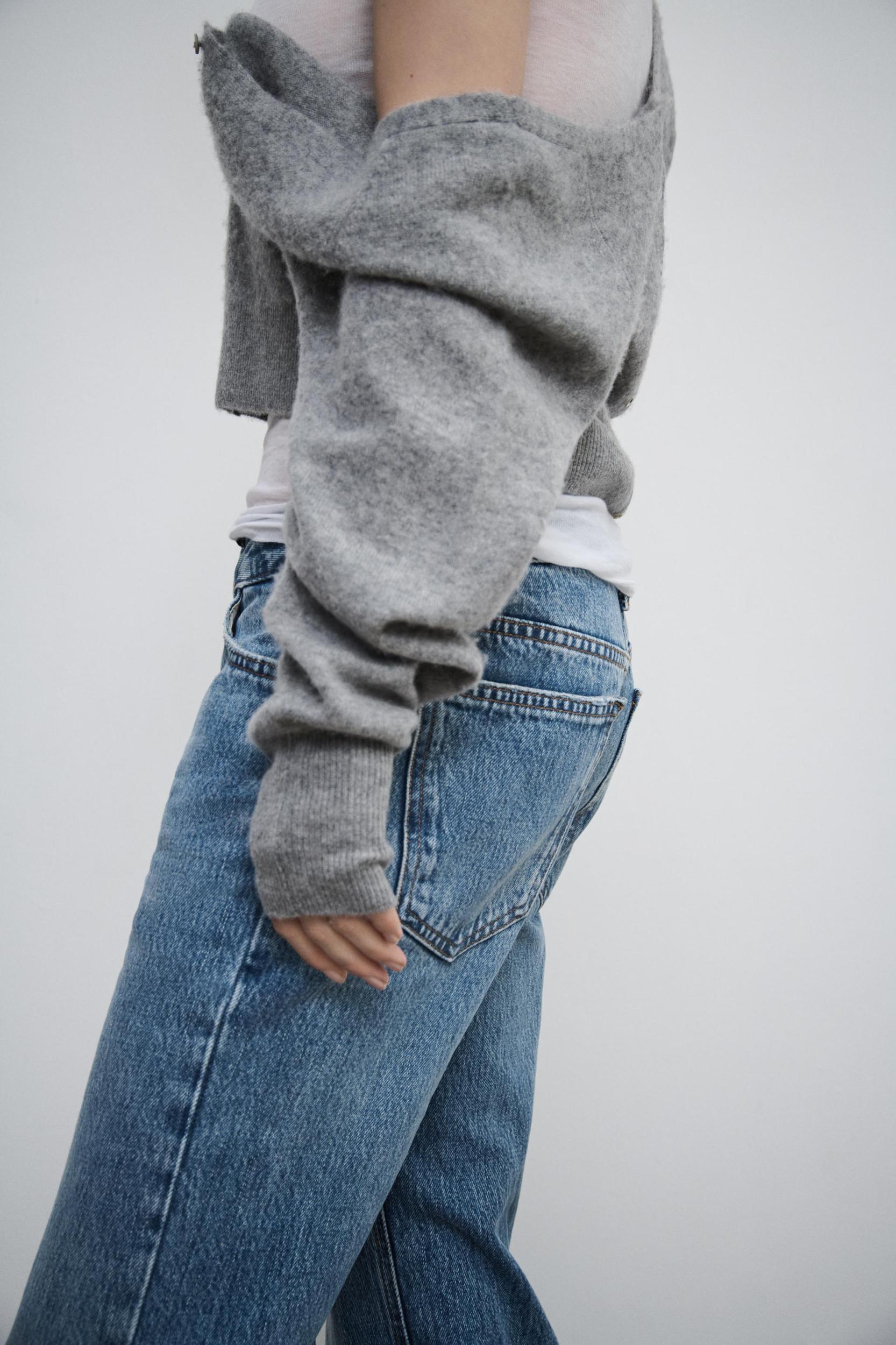 100% WOOL DOUBLE V-NECK SWEATER Product Image