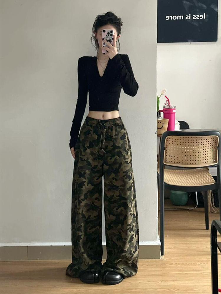 Low Rise Camo Print Wide Leg Pants Product Image