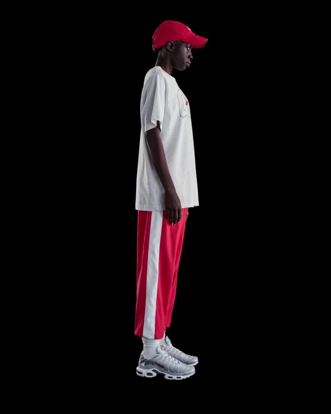 Nike Sportswear Women's Graphic T-Shirt Product Image