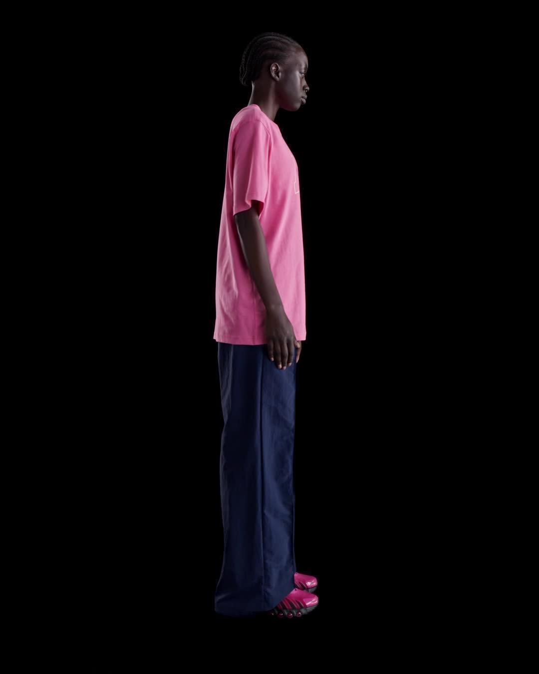 Women's Nike Sportswear Essential Graphic T-Shirt Product Image