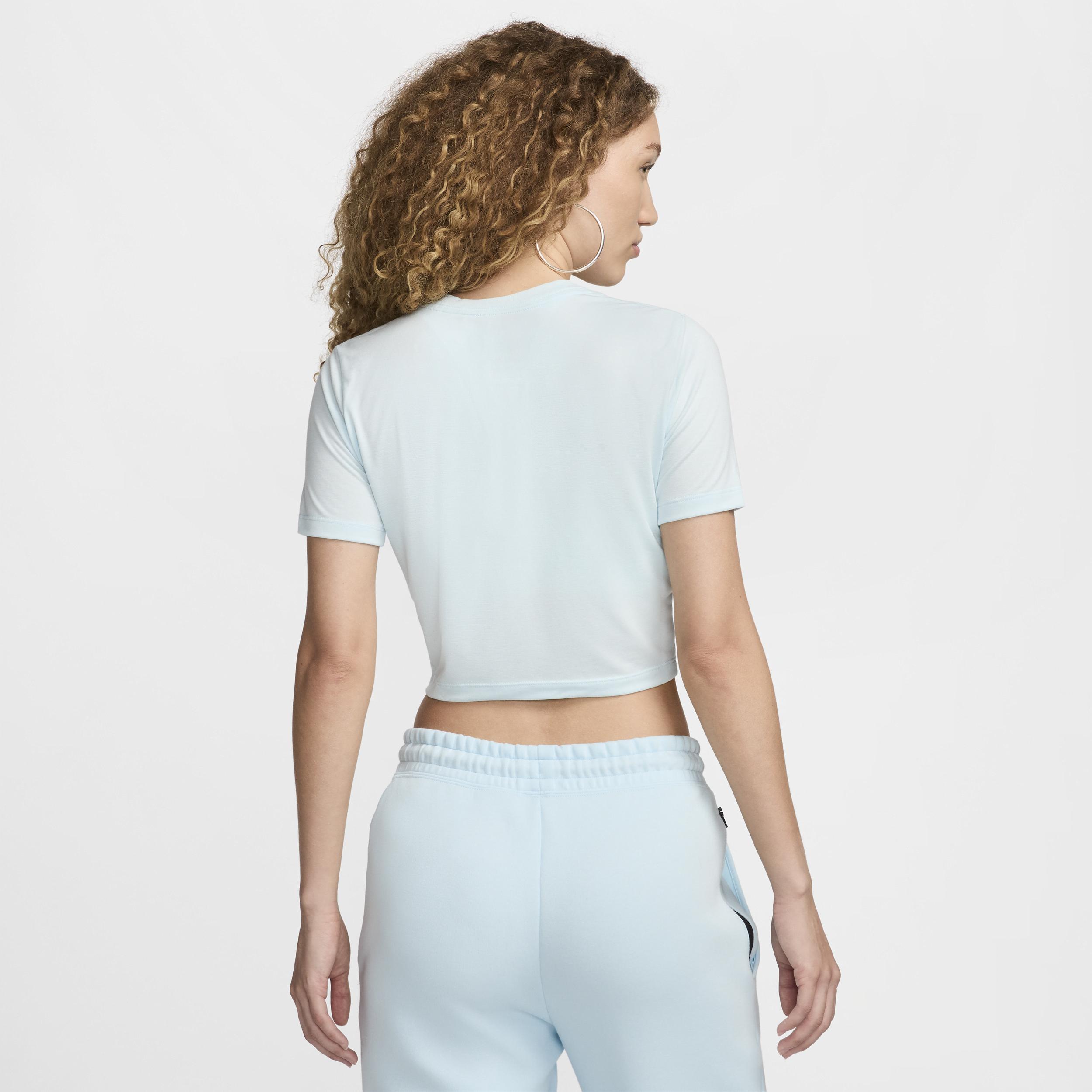 Nike Sportswear Essential Women's Slim Cropped T-Shirt Product Image