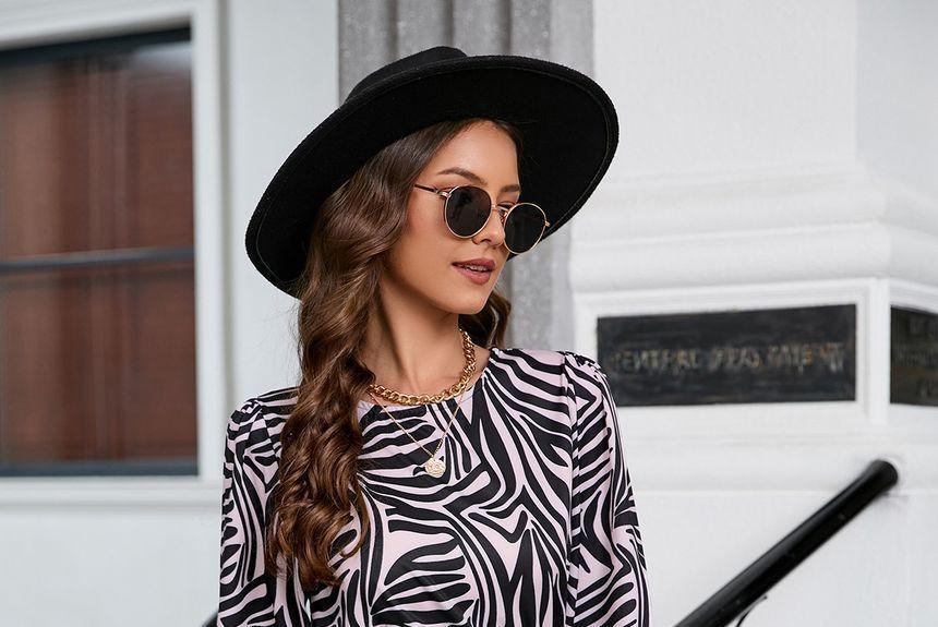 Long-Sleeve Crew Neck Floral Print Mini Dress Product Image