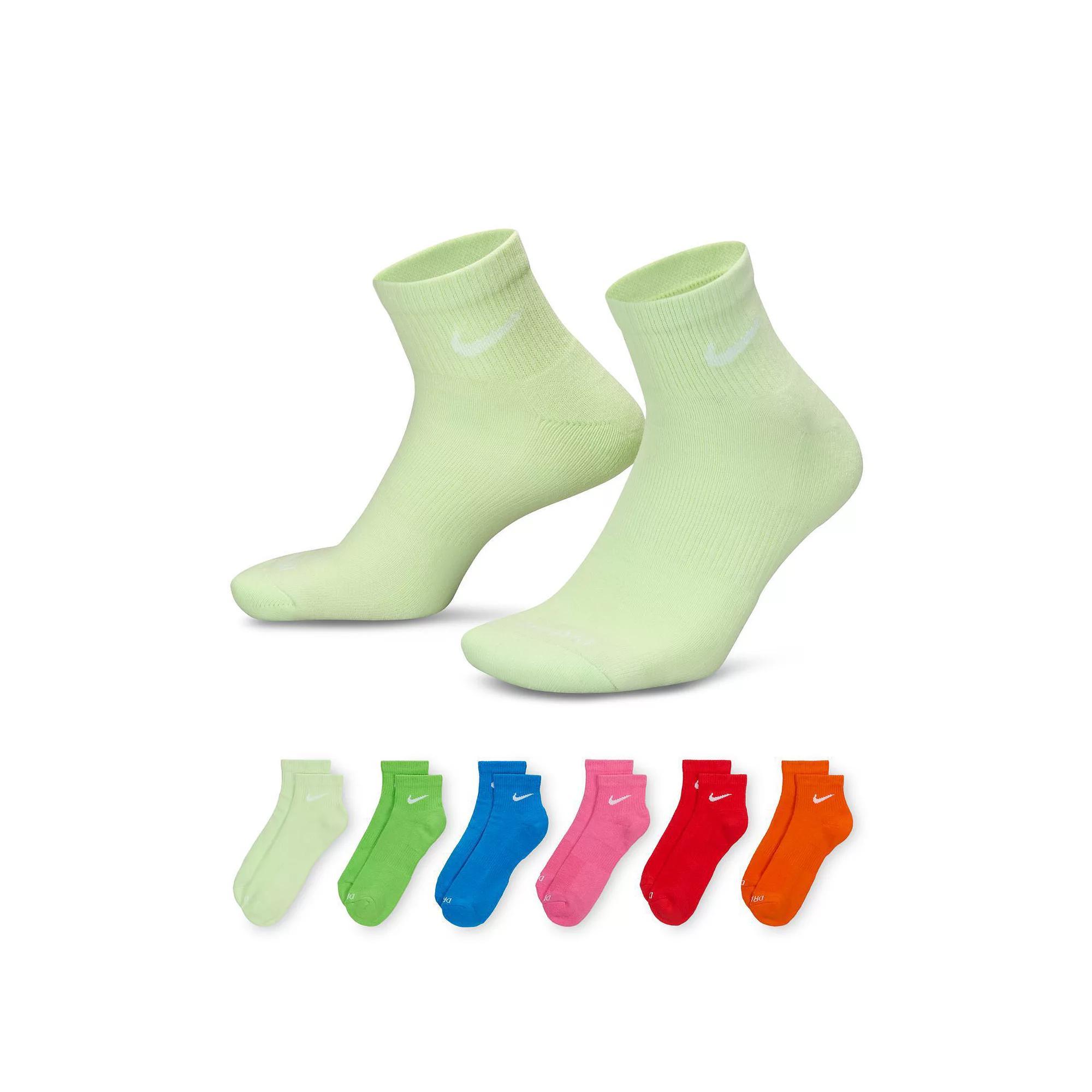 Nike Men's Everyday Plus Cushioned Training Ankle Socks (6 Pairs) Product Image