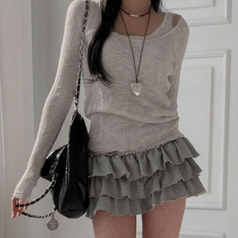 Set: Long-Sleeve Scoop Neck Plain Ribbed T-Shirt + Tank Top Product Image