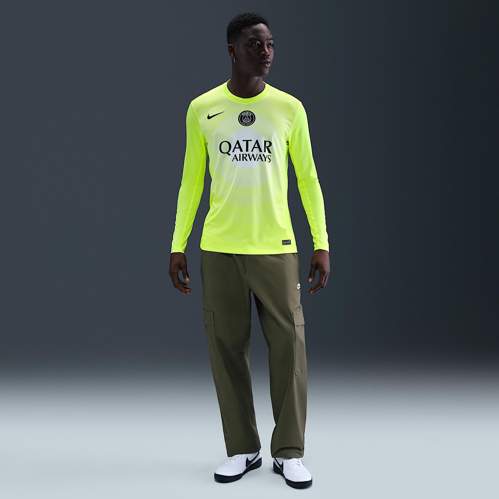 Paris Saint-Germain 2025/26 Stadium Goalkeeper Third Men's Nike Dri-FIT Soccer Replica Jersey Product Image