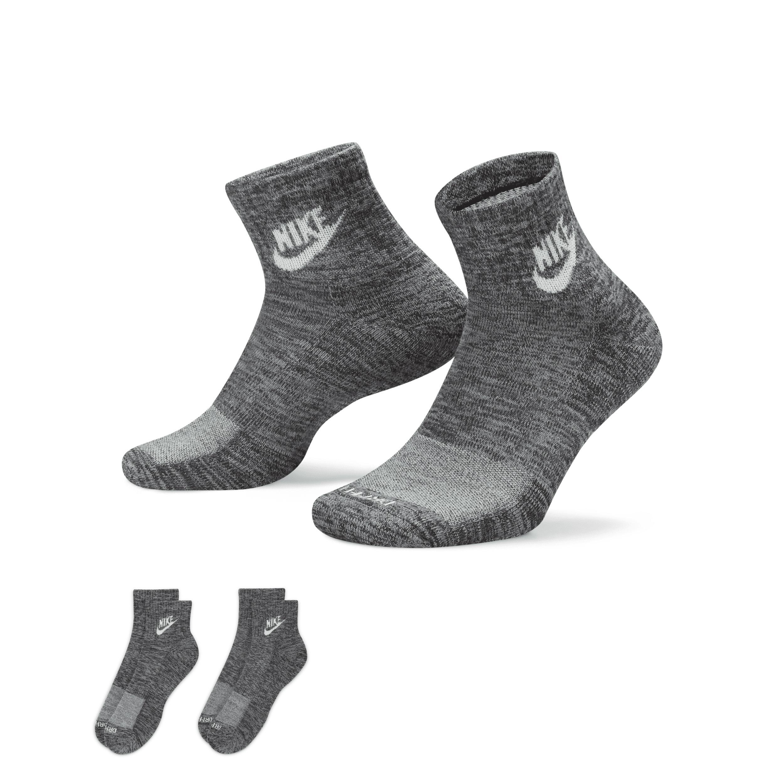 Nike Everyday Plus Cushioned Ankle Socks Product Image