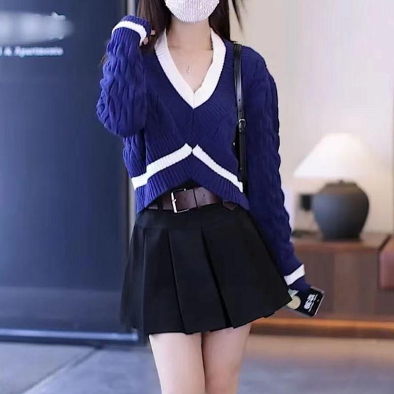 V-Neck Two Tone Cable Knit Crop Sweater Product Image