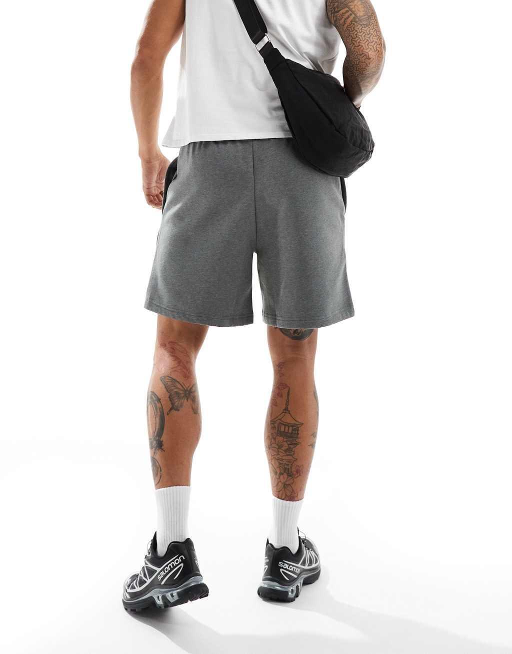 The North Face NSE Box shorts in gray Product Image