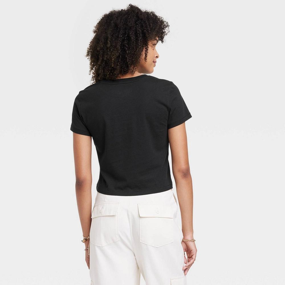 Women's Shrunken Short Sleeve T-Shirt - Universal Thread™ Product Image