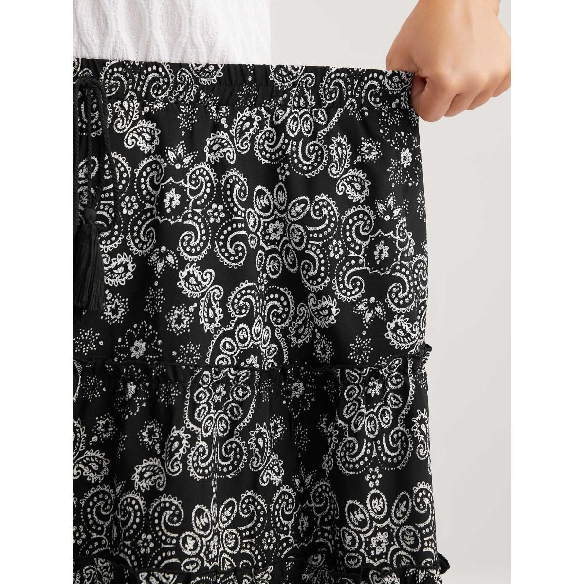 Plus Size Boho Print Tiered Mini Skirt Women BlackFlower Loose No stretch Side seam pocket Everyday-Casual Skirts BloomChic 12/L Product Image