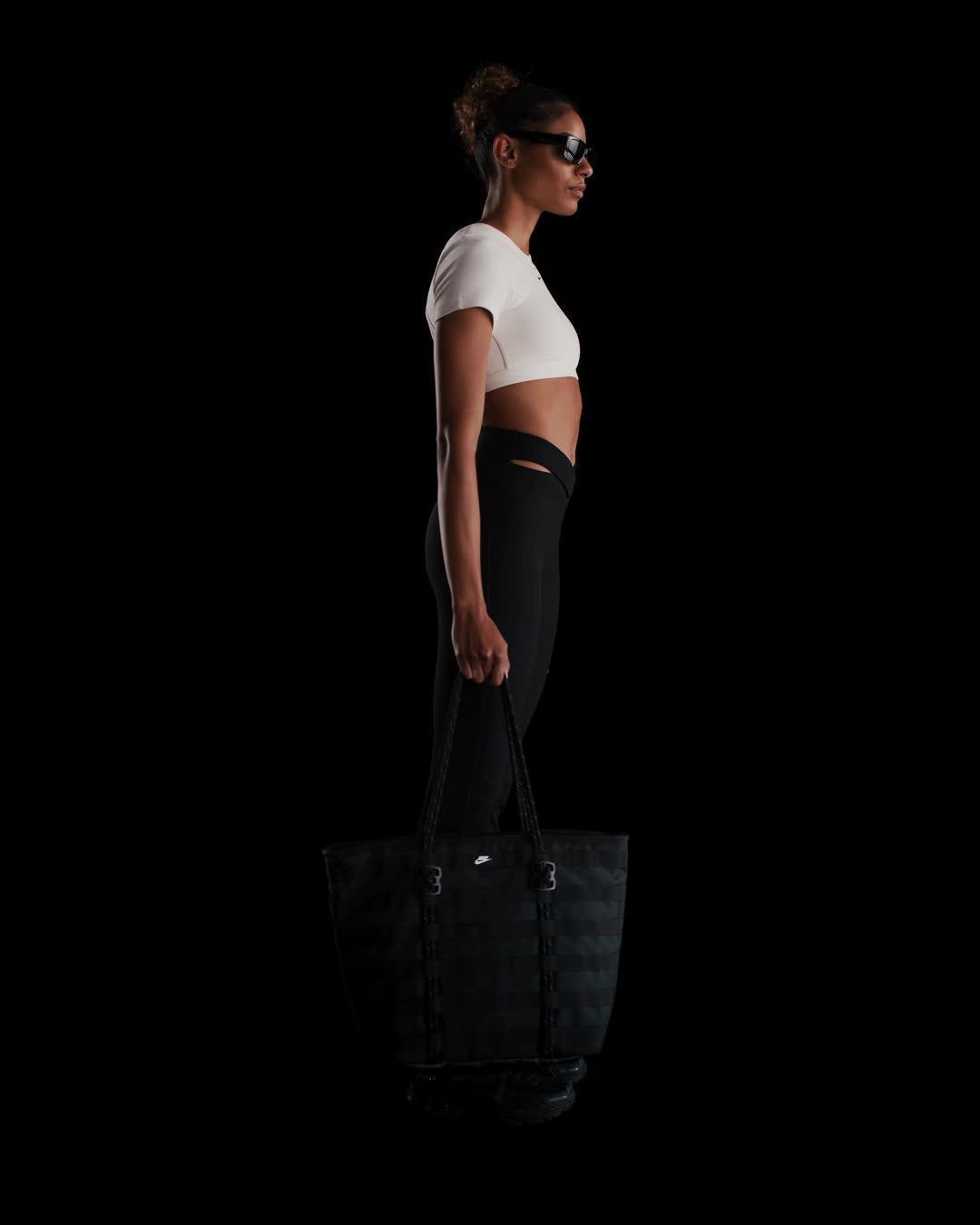 Nike Sportswear Classic Women's Light-Support Baby Tee Bra Product Image
