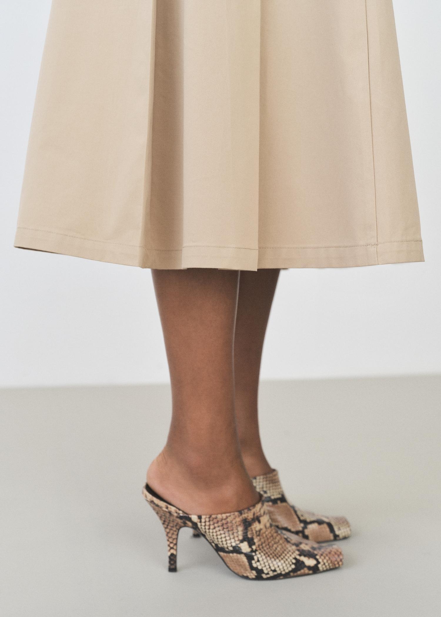 Flared skirt with pleated detail - Women | MANGO USA Product Image