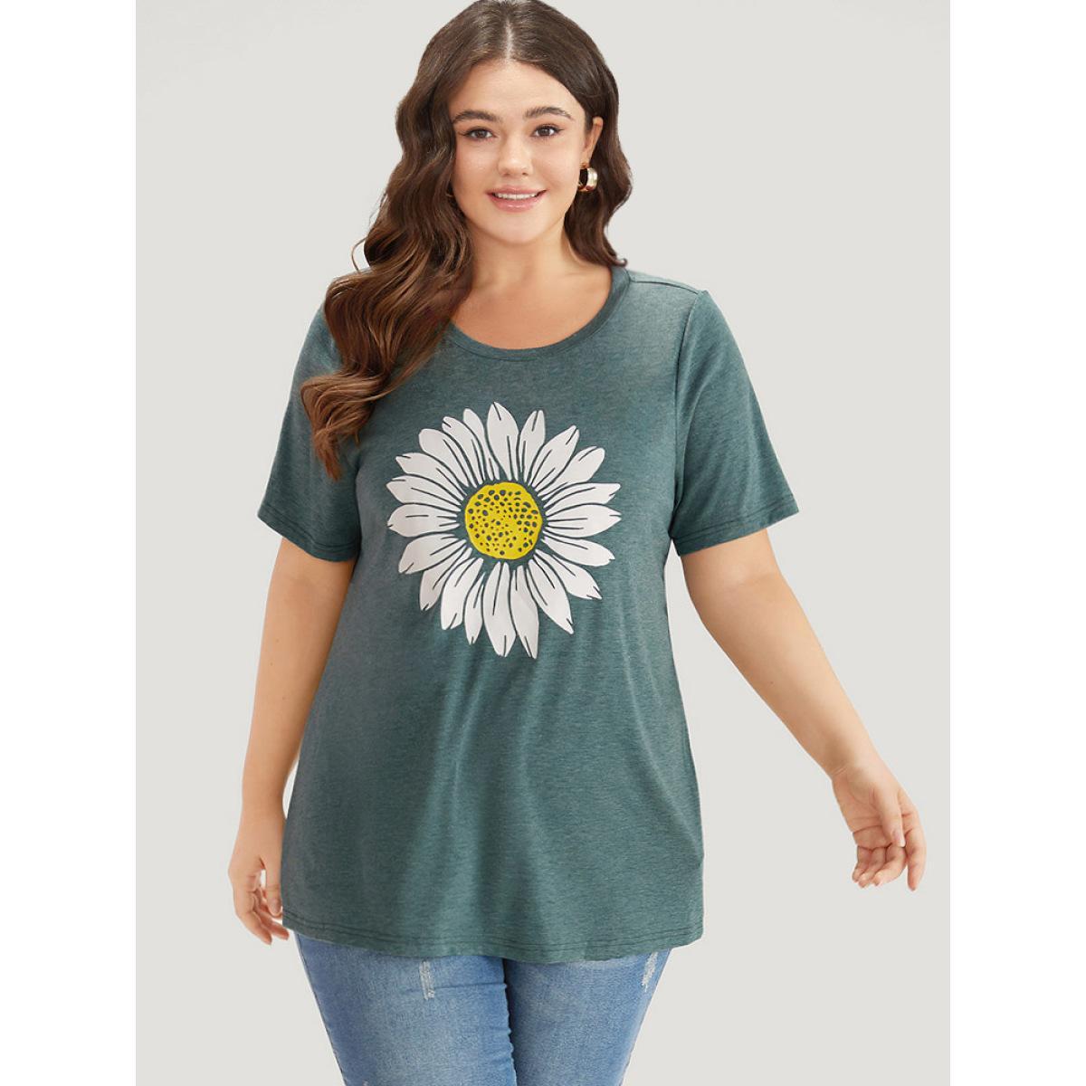 Plus Size Floral Print Round Neck T-shirt Cyan Women Casual Printed Natural Flowers Dailywear T-shirts BloomChic 30/6X Product Image