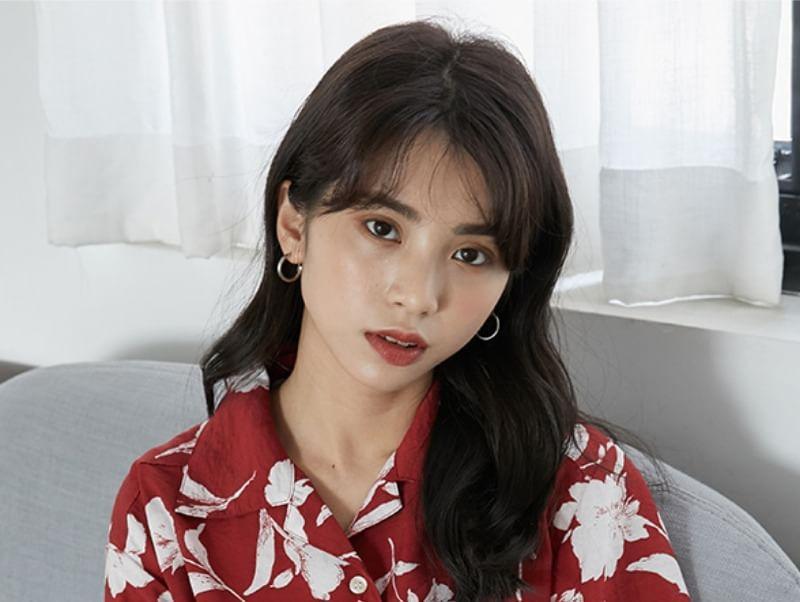 Short Sleeve Collared Floral Print Shirt Product Image
